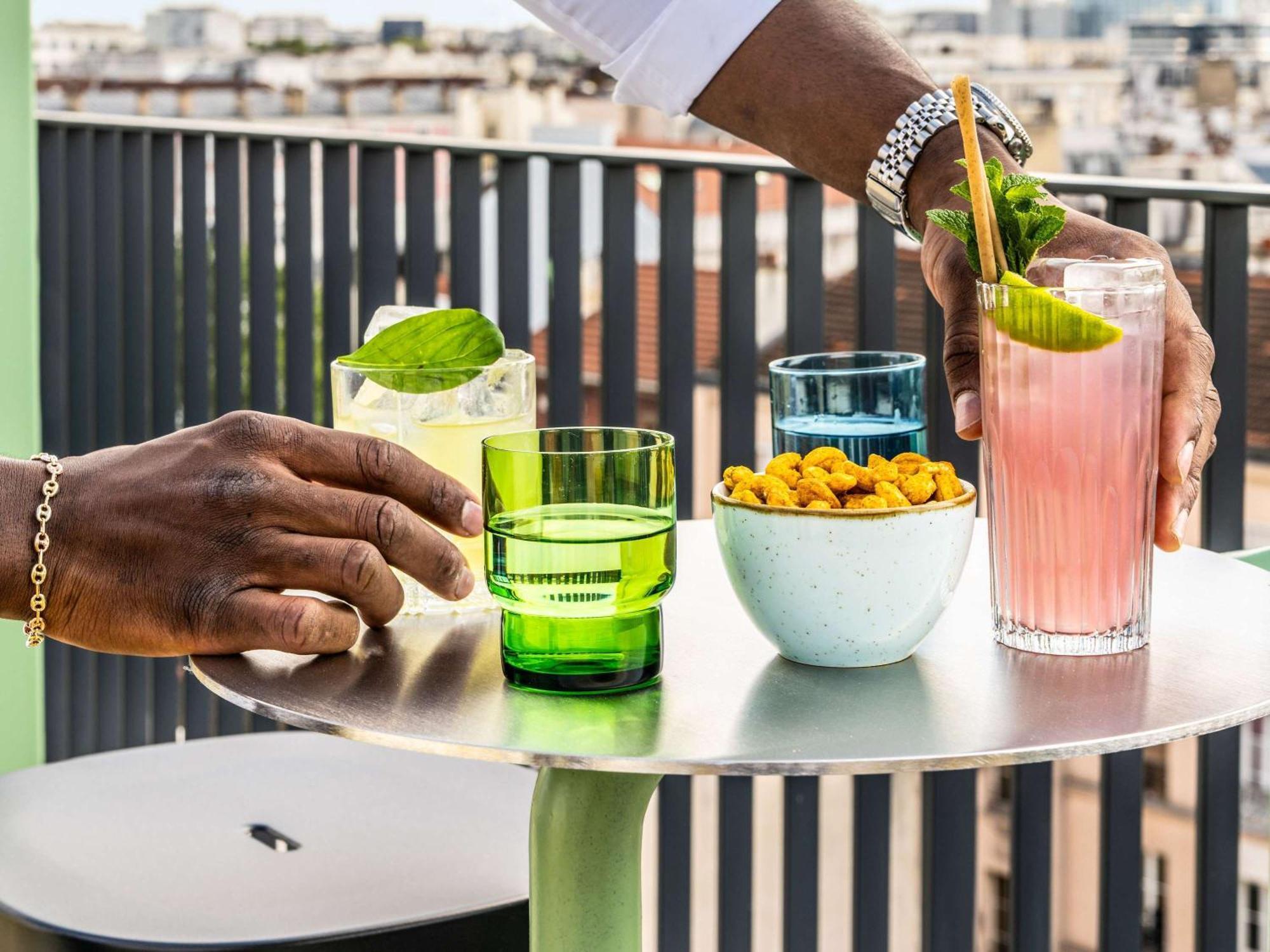 Tribe Paris Clichy Hotel ภายนอก รูปภาพ
