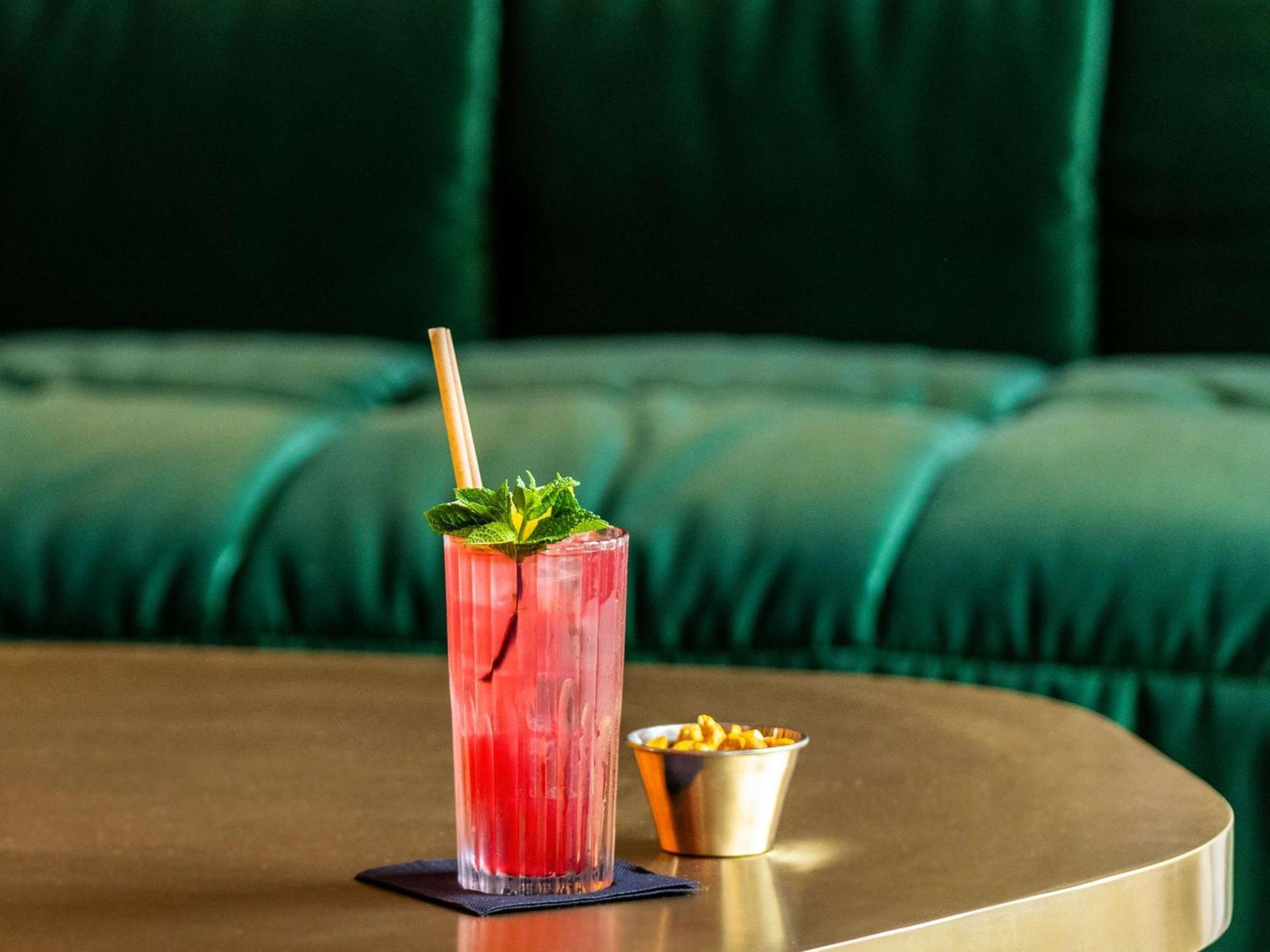 Tribe Paris Clichy Hotel ภายนอก รูปภาพ