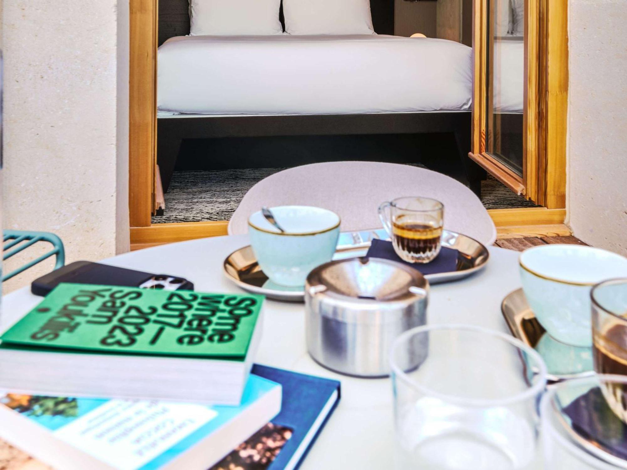 Tribe Paris Clichy Hotel ภายนอก รูปภาพ