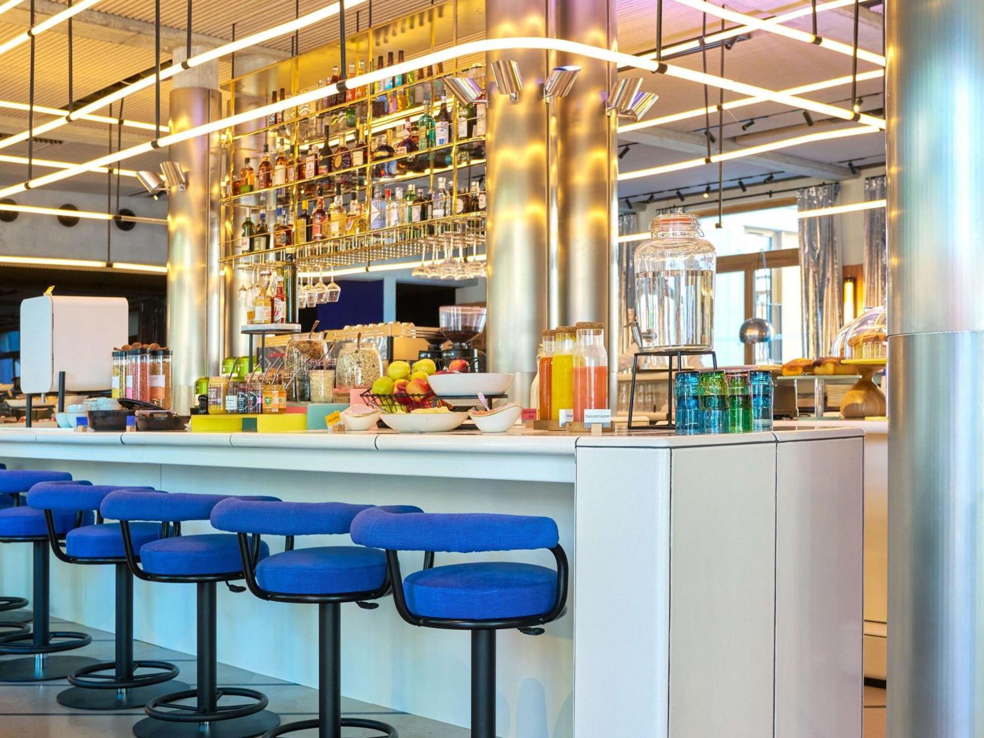 Tribe Paris Clichy Hotel ภายนอก รูปภาพ