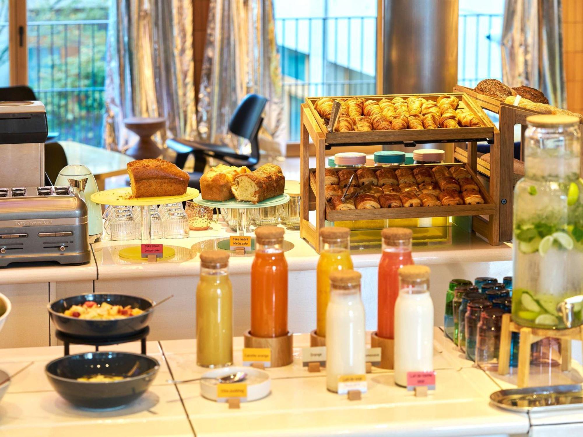 Tribe Paris Clichy Hotel ภายนอก รูปภาพ
