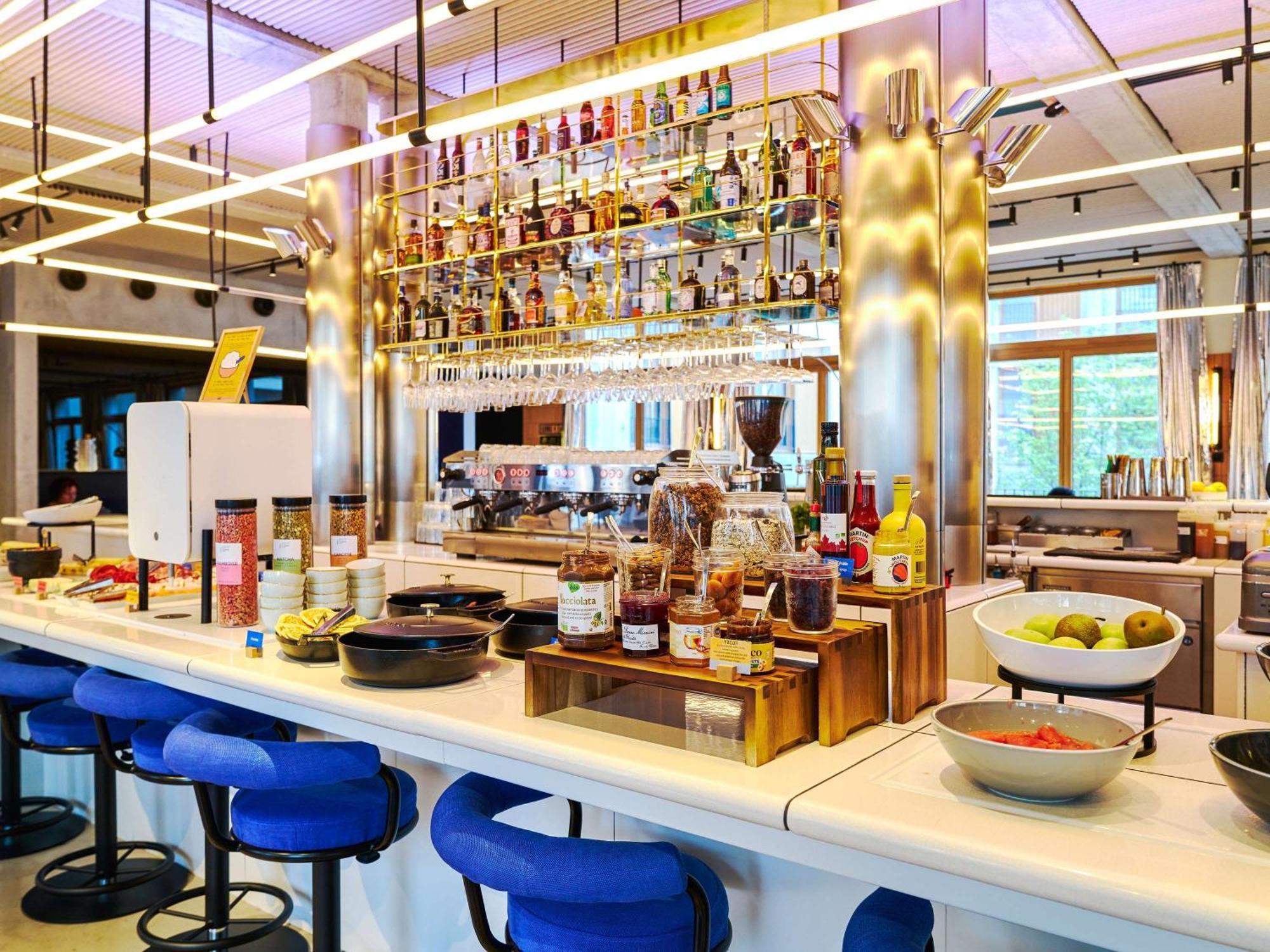 Tribe Paris Clichy Hotel ภายนอก รูปภาพ